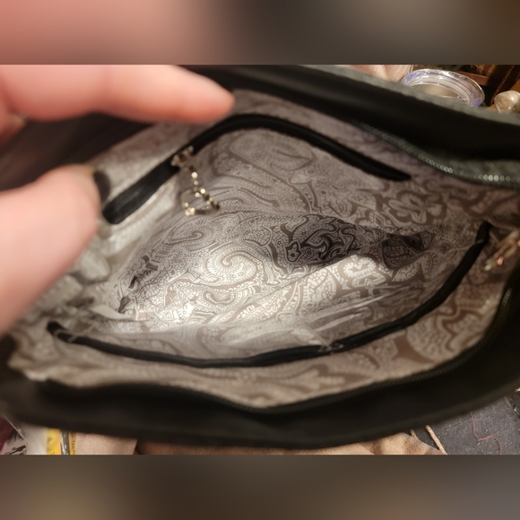 Bella Russo Crossbody/Shoulder Bag w/Adjustable Strap in/outpocket - Picture 5 of 7